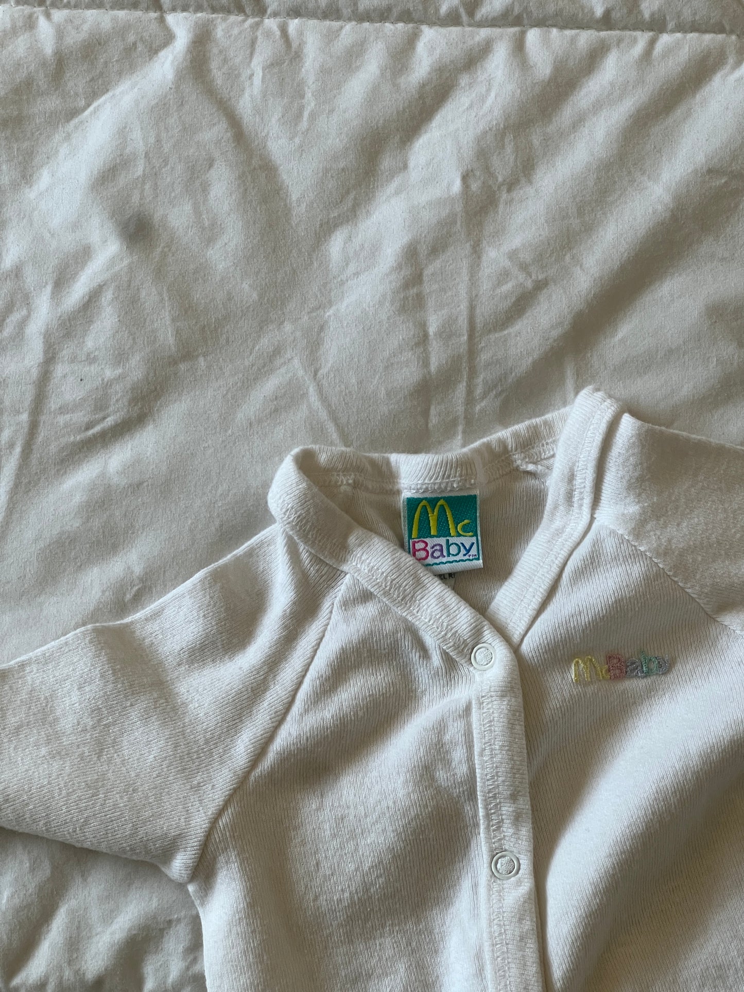 White McBaby Onesie (3-9mo)