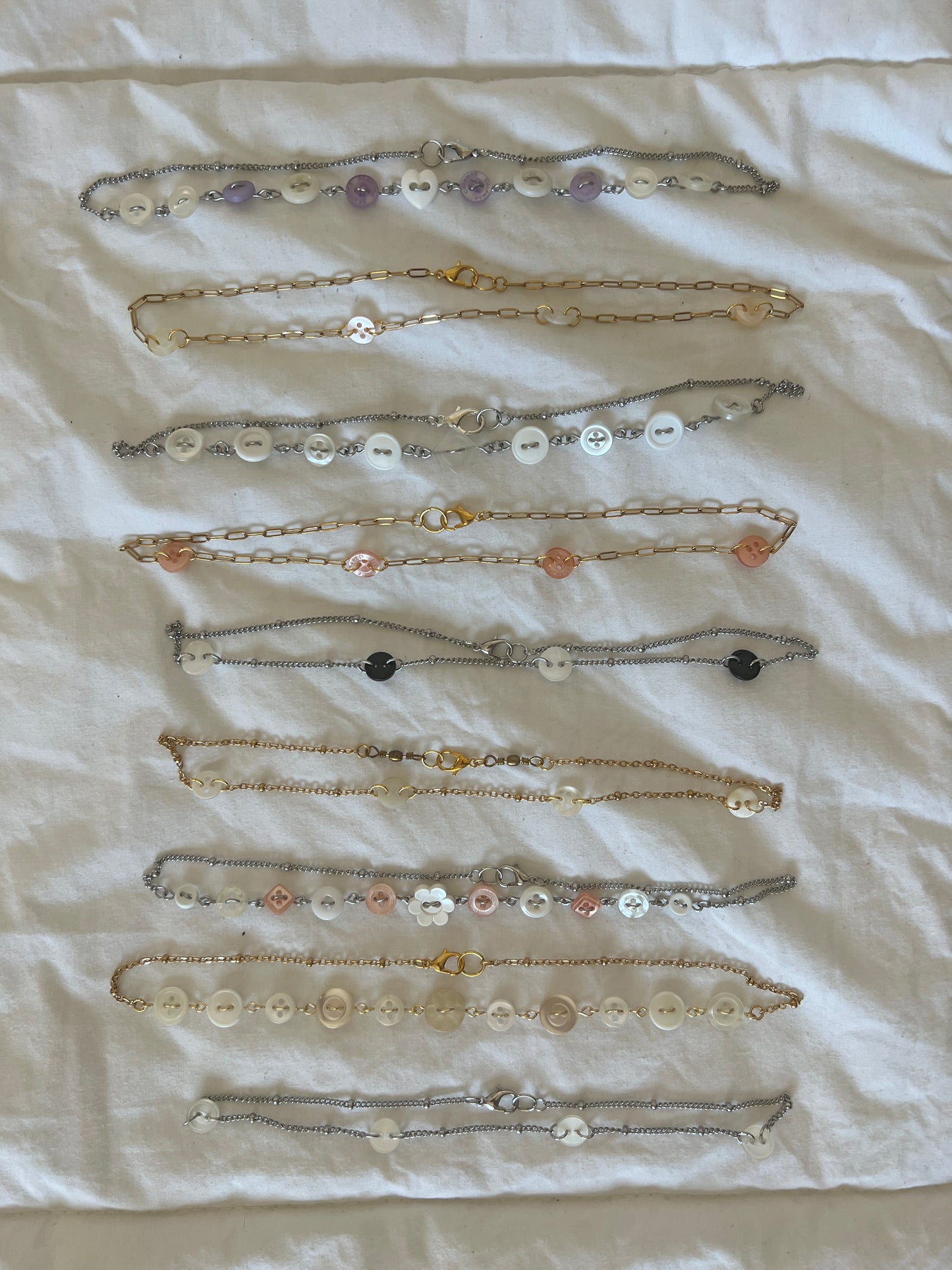 White Button Choker (Gold)