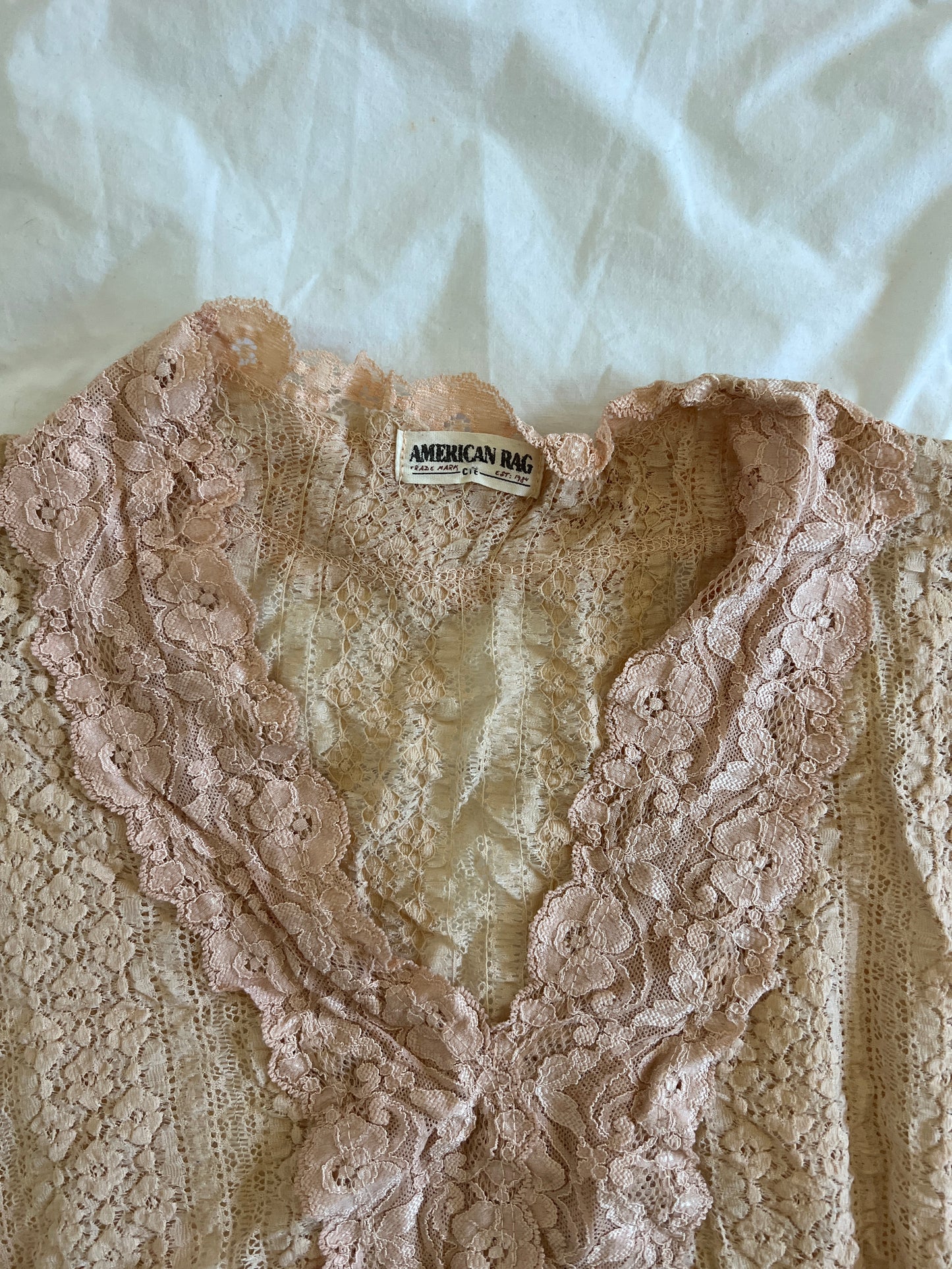 Pinkish Cream Lace Blouse (m)