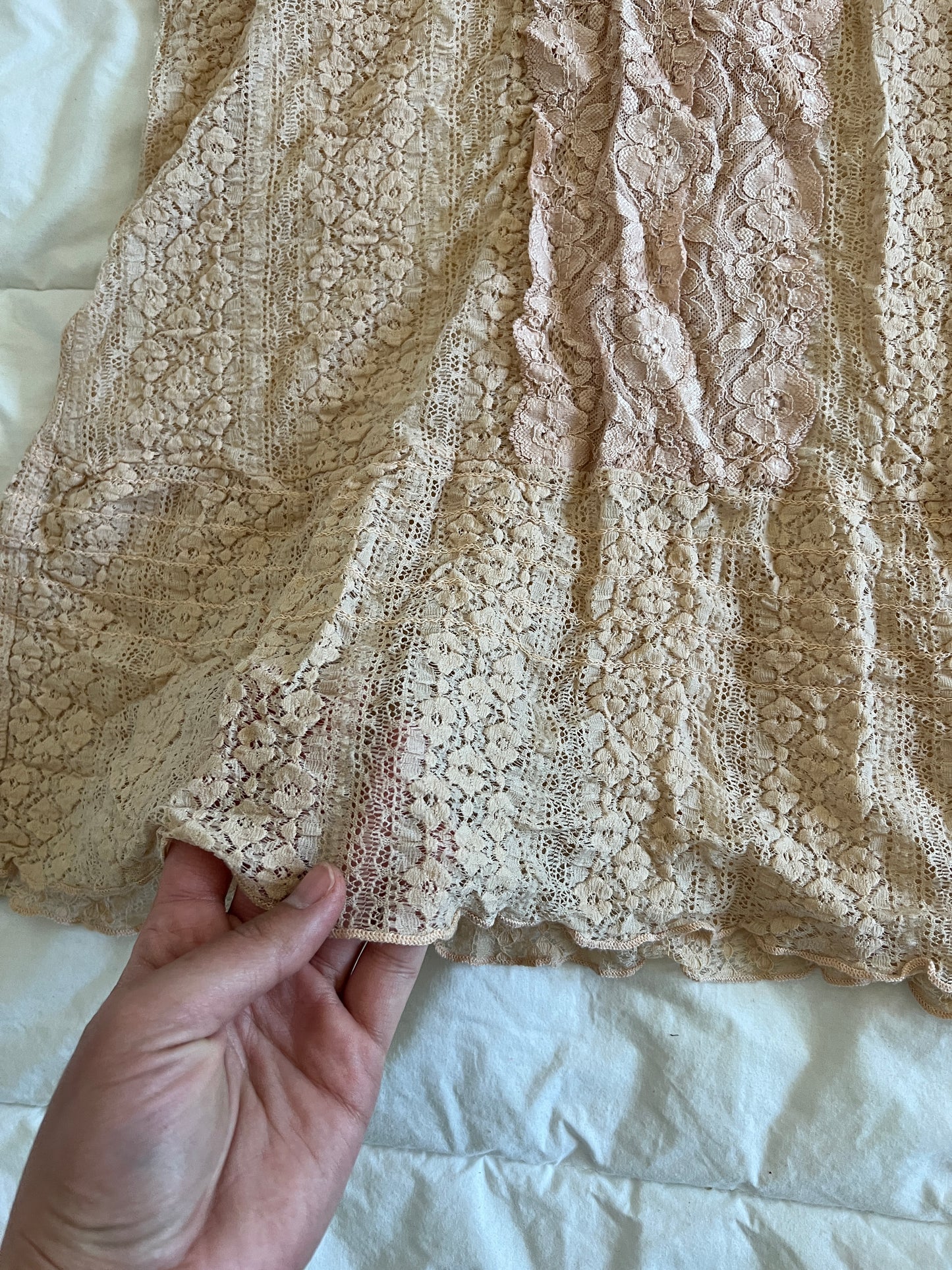 Pinkish Cream Lace Blouse (m)
