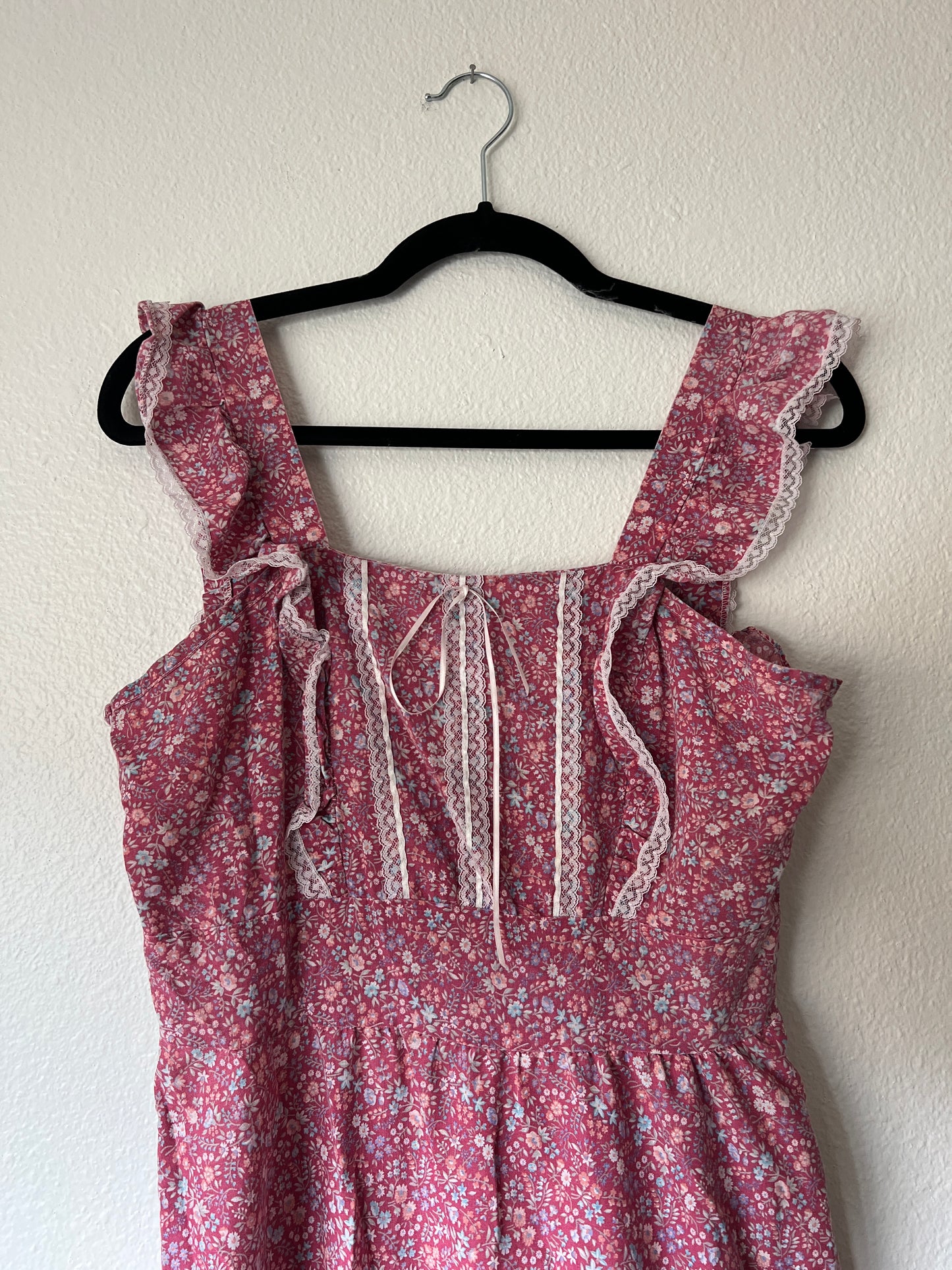 1970s Handmade Milkmaid Style Dress (S/M)