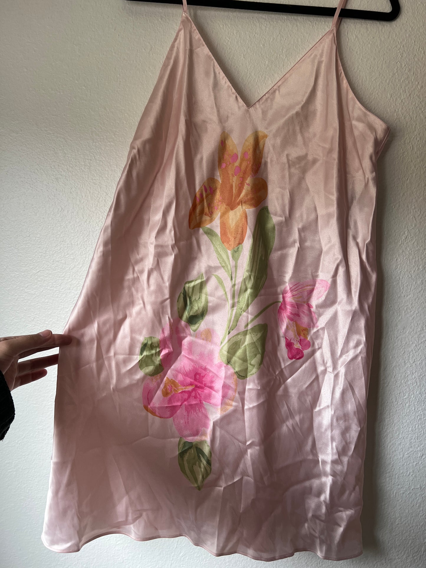 Pink Floral Graphic Slip (m/l)