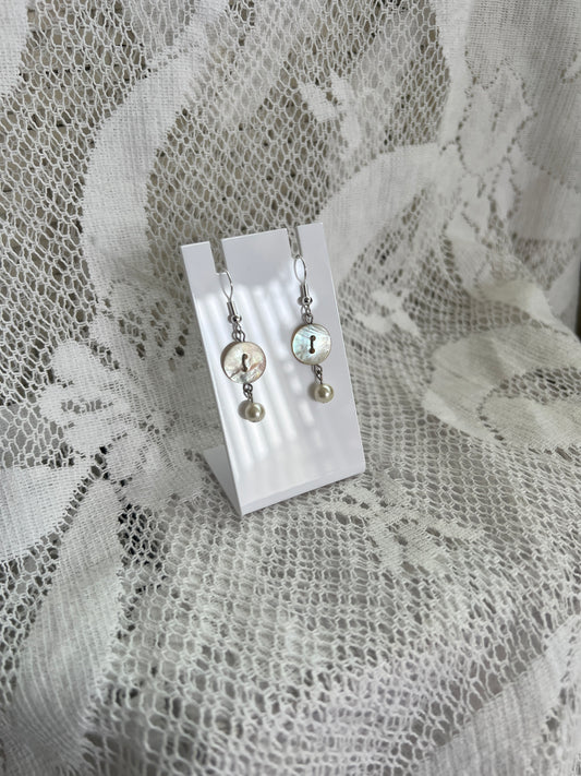 Shell Button Pearl Earrings