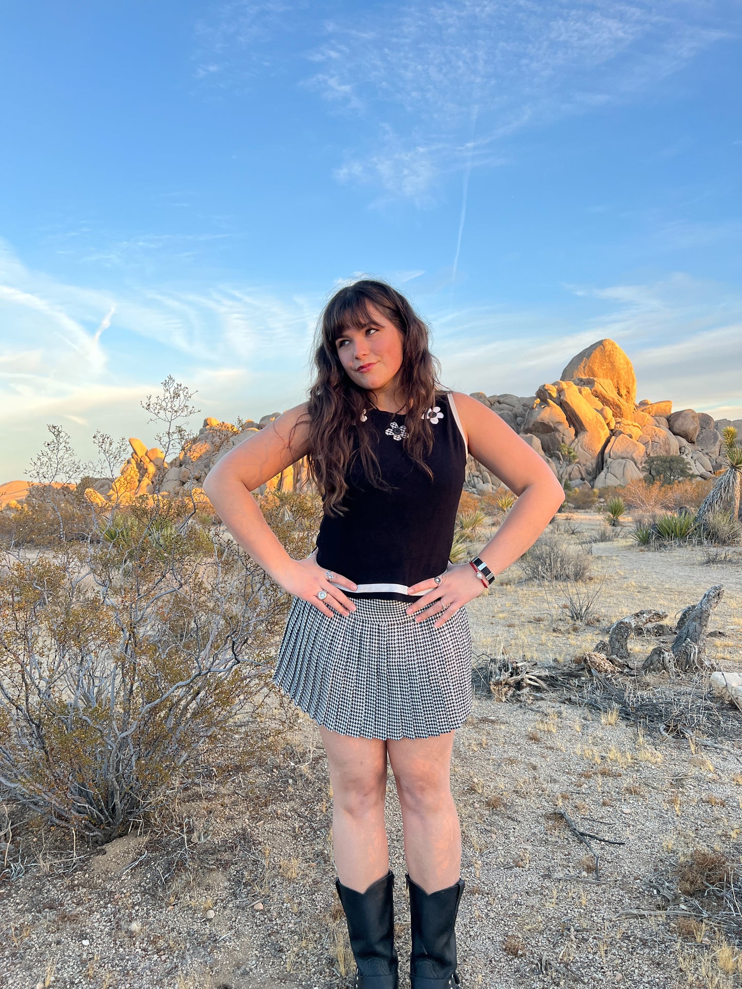 B&W Button Flower Tank