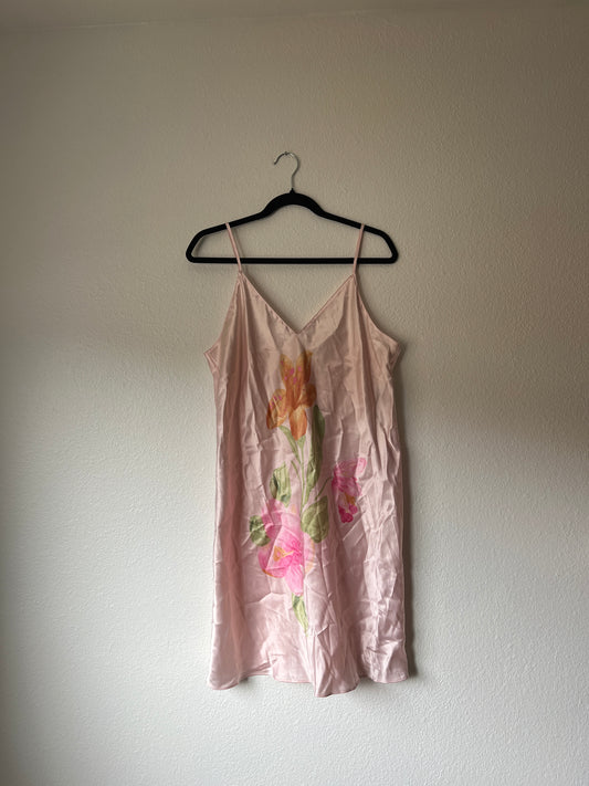 Pink Floral Graphic Slip (m/l)